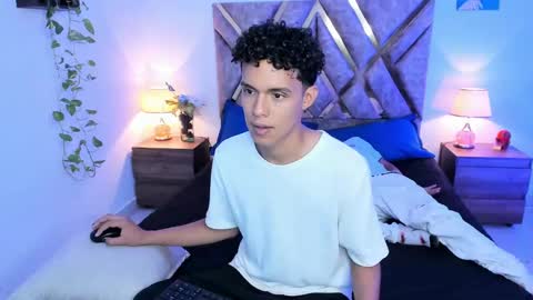 Son Hyunjin online show from October 3, 10:07 pm