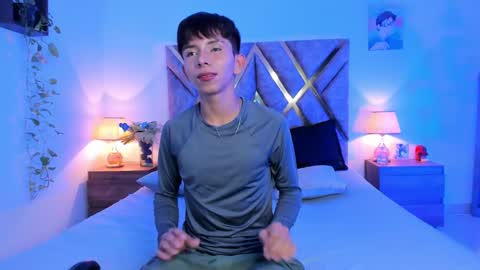 Son Hyunjin online show from October 21, 8:42 pm