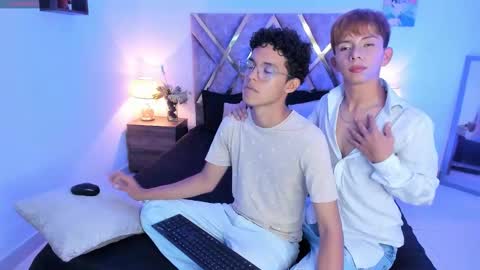 Son Hyunjin online show from November 10, 10:42 pm