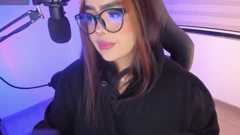 Ari online show from February 3, 1:48 am