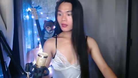 Snapshot of i_am_asian90 chatting on February 26, 10:03 am Kim online show from February 26, 10:03 am