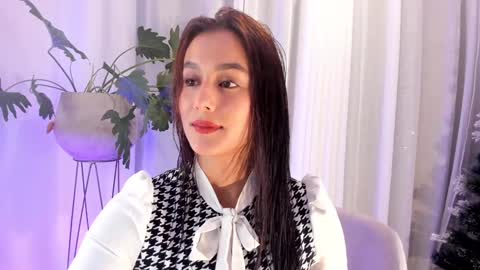 Lucy online show from December 30, 3:03 am