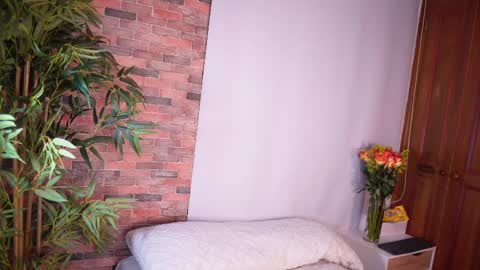 Lucy online show from February 13, 10:02 am