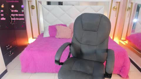 Kristi online show from November 15, 7:32 pm