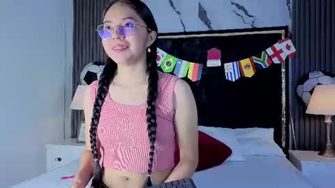 Snapshot of i_m_emma chatting on July 15, 11:59 am Emma online show from July 15, 11:59 am