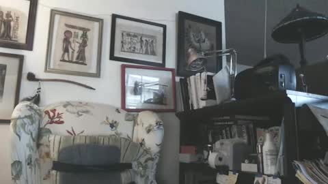 Snapshot of i_submissive_slut chatting on January 22, 12:38 am ImYourBitch online show from January 22, 12:38 am