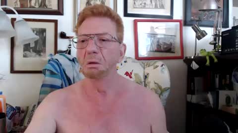 Snapshot of i_submissive_slut chatting on September 9, 8:08 pm ImYourBitch online show from September 9, 8:08 pm