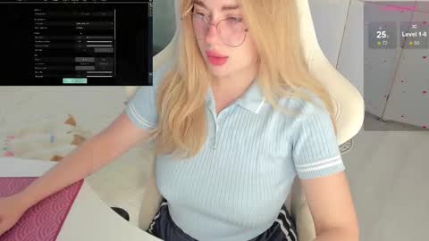 HiI am  EvaPVT is open  online show from October 11, 7:07 am