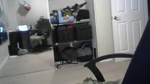 Snapshot of i_was_a_shy_dad chatting on February 11, 2:49 am i_was_a_shy_dad online show from February 11, 2:49 am