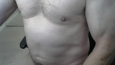 Snapshot of i_was_a_shy_dad chatting on April 15, 9:15 pm i_was_a_shy_dad online show from April 15, 9:15 pm