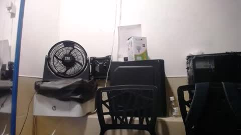 iaandalton online show from November 29, 3:09 am