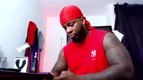 Mr H Independent model online show from September 13, 3:28 am