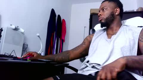 Mr H Independent model online show from November 8, 2:56 am