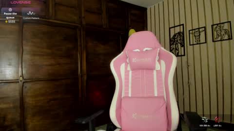 Snapshot of iam_luisa_ chatting on April 4, 4:44 am Luisa online show from April 4, 4:44 am