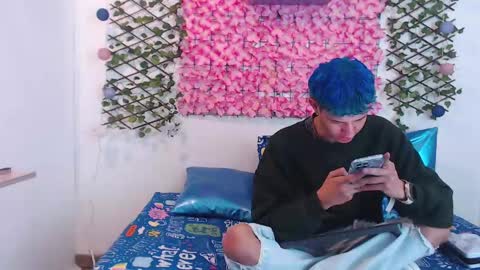 Snapshot of iam_lukas__ chatting on September 10, 2:55 am iam_lukas__ online show from September 10, 2:55 am
