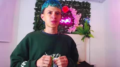 iam_lukas__ online show from October 14, 3:07 am