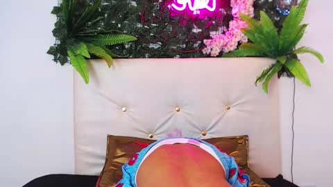 iam_lukas__ online show from October 15, 4:56 am