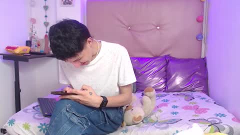 iam_lukas__ online show from December 19, 3:30 pm