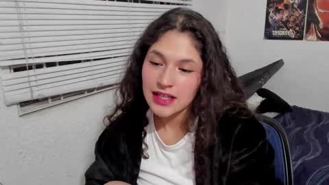 Snapshot of iam_nikki chatting on January 16, 5:11 am On instagram Imm NikkiHelp me reach 100 likes online show from January 16, 5:11 am