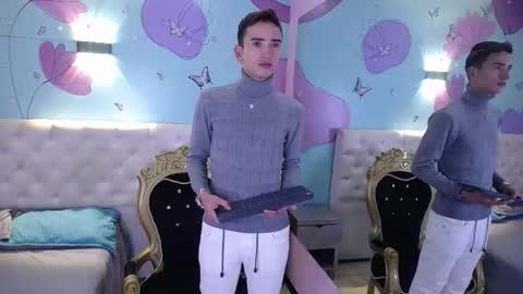 Iam Smith  online show from January 13, 11:59 am