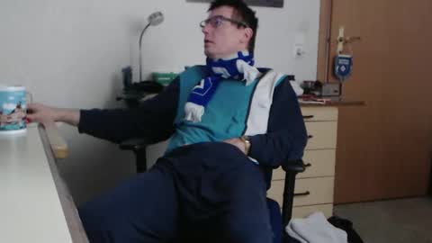 Snapshot of iamachim chatting on February 15, 7:51 am iamachim online show from February 15, 7:51 am