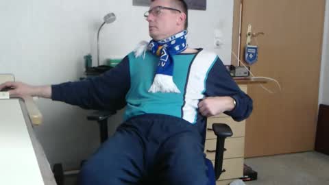 Snapshot of iamachim chatting on March 2, 7:09 am iamachim online show from March 2, 7:09 am