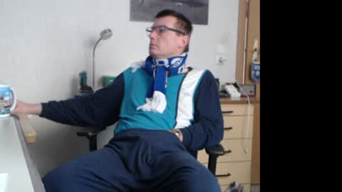 Snapshot of iamachim chatting on March 29, 6:13 am iamachim online show from March 29, 6:13 am