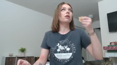 Snapshot of iamalexialove chatting on December 1, 12:59 am Lexi Love online show from December 1, 12:59 am