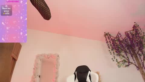 iamandrey_ online show from April 14, 11:00 pm