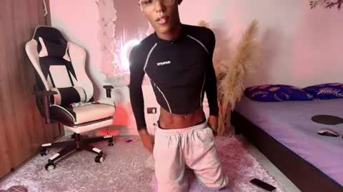 Snapshot of iamandrey_ chatting on July 14, 12:13 am iamandrey_ online show from July 14, 12:13 am