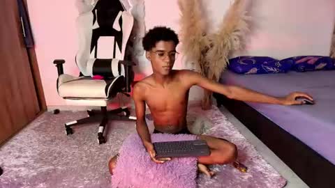 Snapshot of iamandrey_ chatting on July 20, 12:58 am iamandrey_ online show from July 20, 12:58 am