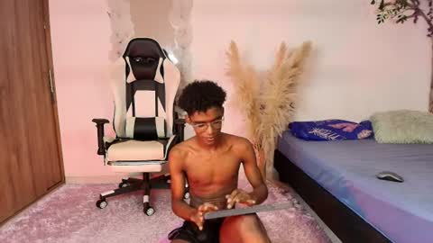 Snapshot of iamandrey_ chatting on August 1, 4:50 pm iamandrey_ online show from August 1, 4:50 pm