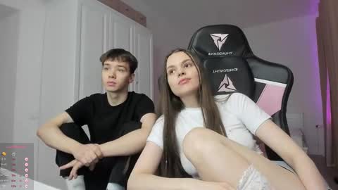 Cassie  STREAMS HERE EVERYDAY online show from December 1, 4:29 pm