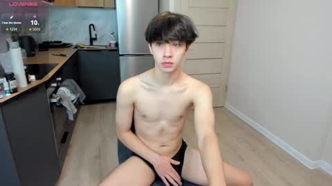 Cassie  STREAMS HERE EVERYDAY online show from October 1, 2:34 pm