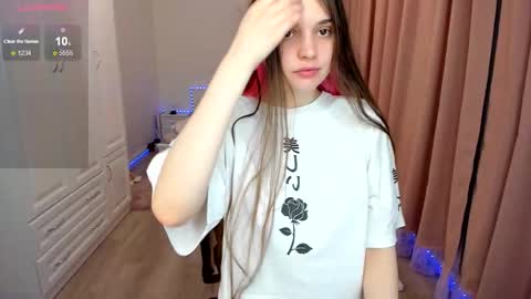 Cassie  STREAMS HERE EVERYDAY online show from November 3, 9:48 pm