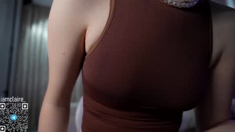 Snapshot of iamclaire_ chatting on February 8, 4:47 pm Claire online show from February 8, 4:47 pm