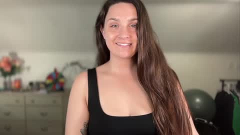 Snapshot of iamcrystalann chatting on April 2, 3:26 am Crystal online show from April 2, 3:26 am