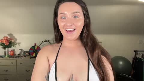 Snapshot of iamcrystalann chatting on April 17, 3:37 pm Crystal online show from April 17, 3:37 pm