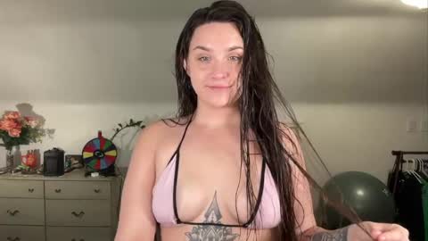 Snapshot of iamcrystalann chatting on April 23, 6:47 am Crystal online show from April 23, 6:47 am