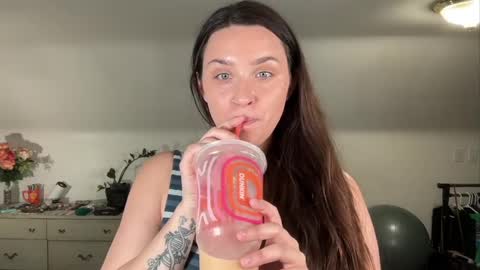Snapshot of iamcrystalann chatting on May 22, 5:40 pm Crystal online show from May 22, 5:40 pm