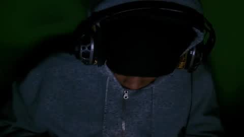 Snapshot of iamjohnny4u chatting on November 28, 12:57 am iamjohnny4u online show from November 28, 12:57 am