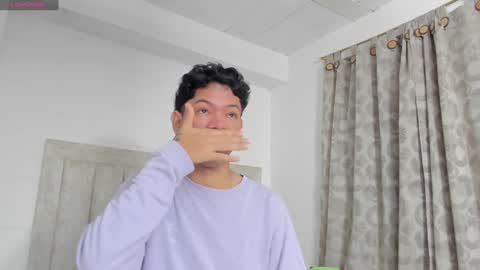 Juliiiiian online show from December 22, 11:11 am