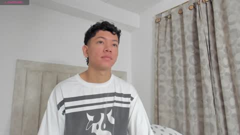 Juliiiiian online show from December 28, 11:09 am