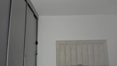 Juliiiiian online show from March 20, 11:15 am