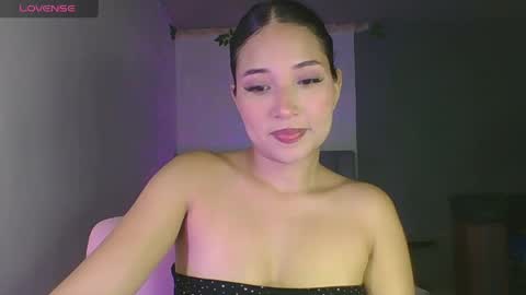 iamkyliewest online show from April 3, 8:51 pm