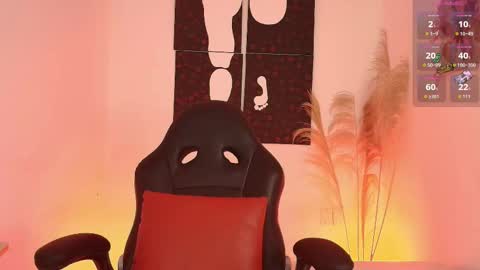 IM LOLA  online show from October 6, 4:04 pm