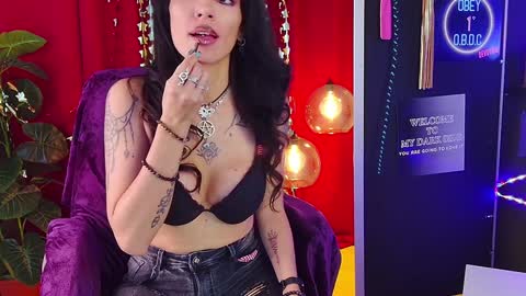 Snapshot of iammistressk chatting on February 6, 4:25 pm Mistress K online show from February 6, 4:25 pm