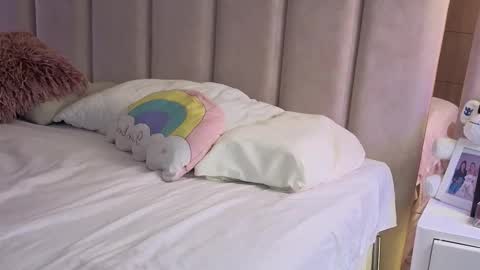 Snapshot of iamnyxy_ chatting on December 3, 11:08 am Nyxy online show from December 3, 11:08 am