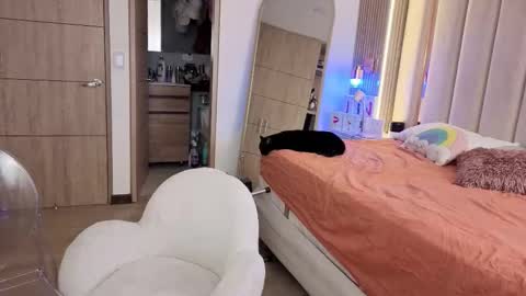 Snapshot of iamnyxy_ chatting on December 5, 11:08 am Nyxy online show from December 5, 11:08 am