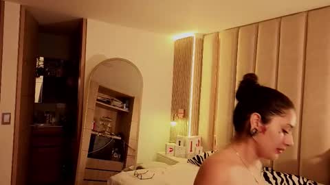 Snapshot of iamnyxy_ chatting on February 18, 11:06 am Nyxy online show from February 18, 11:06 am